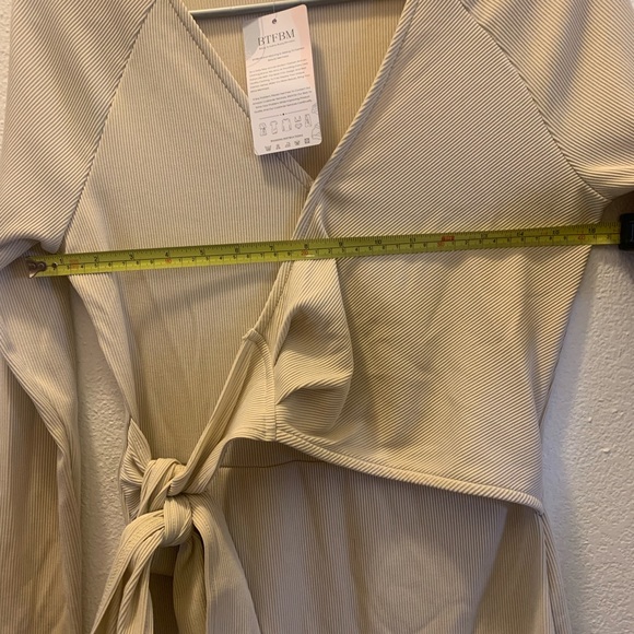 NWOT Sz S Brown Wrap Dress - Picture 3 of 8